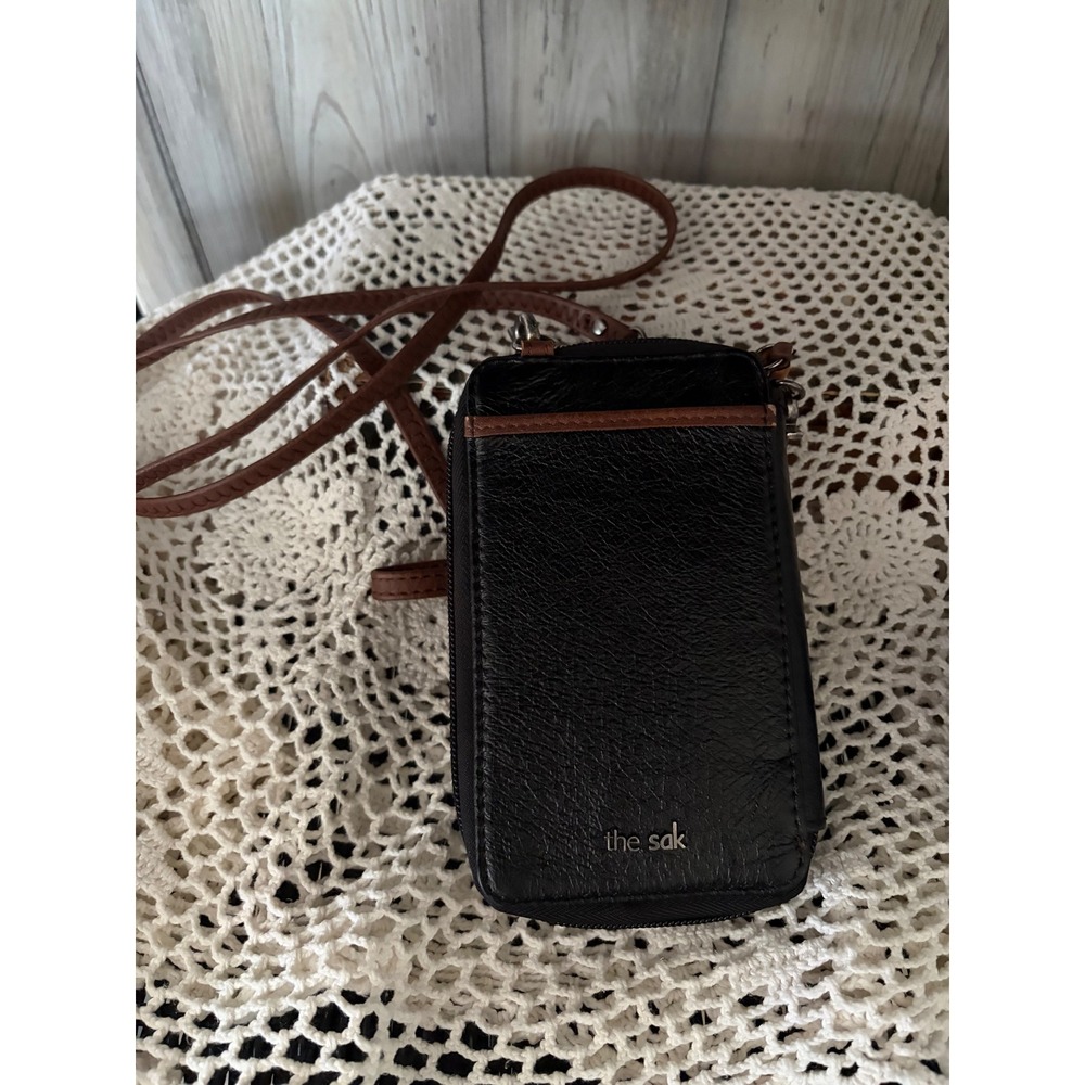 The Sak Iris Leather Smartphone Crossbody Wallet Black Brown Pebbled Leather